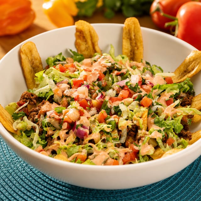 Carne Molida con Tajadas.